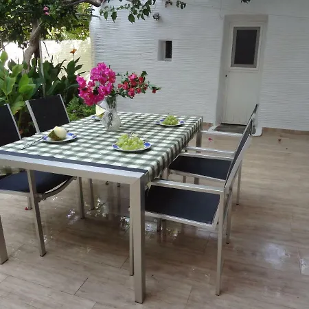 Holiday home Cozy Citrus Garden House By The Seaside. Chones